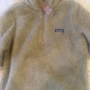 Patagonia medium  Woman’s Los Gatos 1/4 Zip
